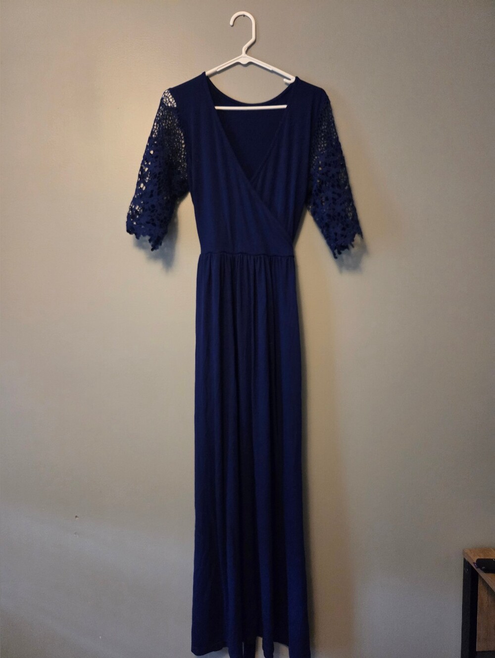 Elegant Navy Lace-Sleeve Maxi Dress